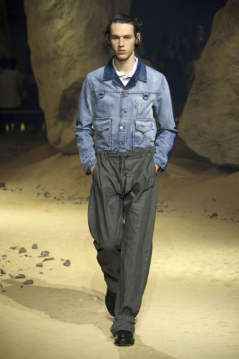 Un giubbotto di jeans come giacca visto da Kenzo, Photo courtesy of Kenzo