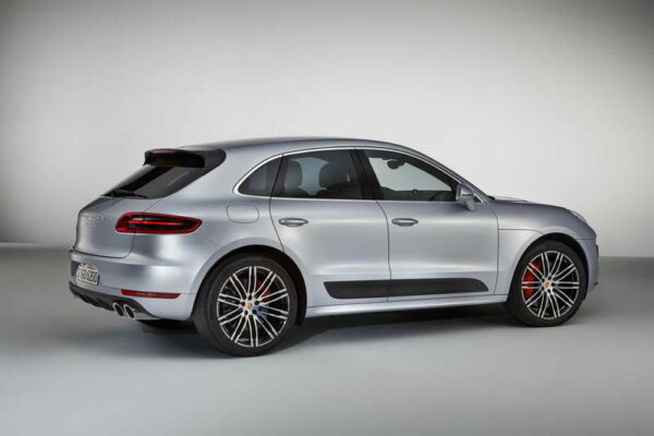 La Macan Turbo con pacchetto Performance al vertice della serie