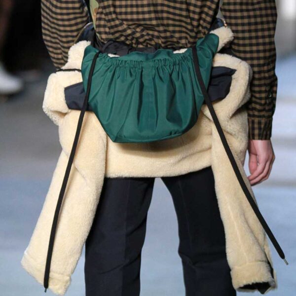 Tendenze moda uomo. Tendenze borse e accessori inverno 2018 - n21 Ph. Mauro Pilotto