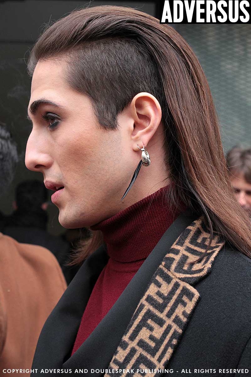 Damiano David dei Maneskin fuori dal backstage di Fendi- Foto Charlotte Mesman