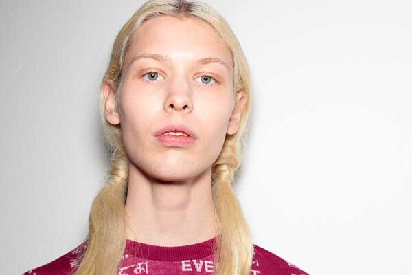 Tendenze capelli e tagli capelli uomo 2018. Capelli lunghi.