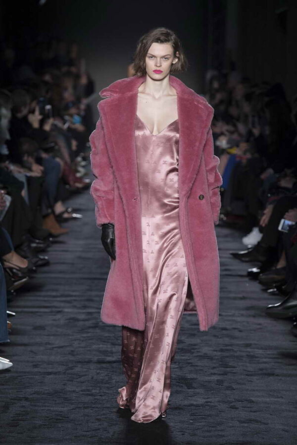 Max Mara Sfilata Collezione Autunno Inverno 2018 2019