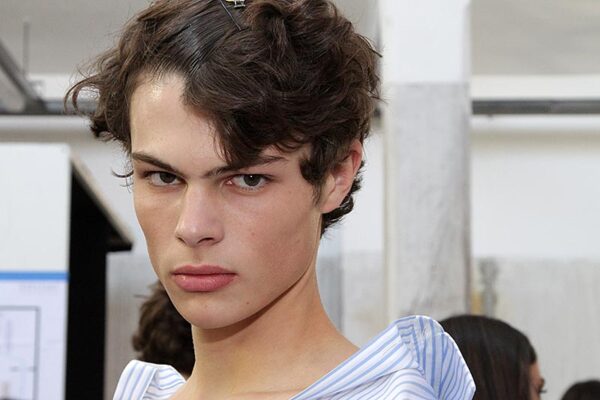 Capelli uomo estate 2019. Sfilata N21 PE 2019, hair: Toni&Guy