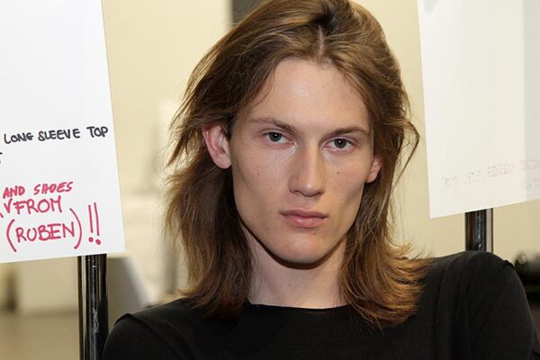 Capelli donna e uomo. Acconciatura pulita e moderna