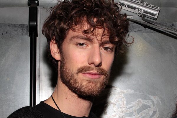 Nuove idee capelli ricci uomo per l'autunno inverno 2018 2019