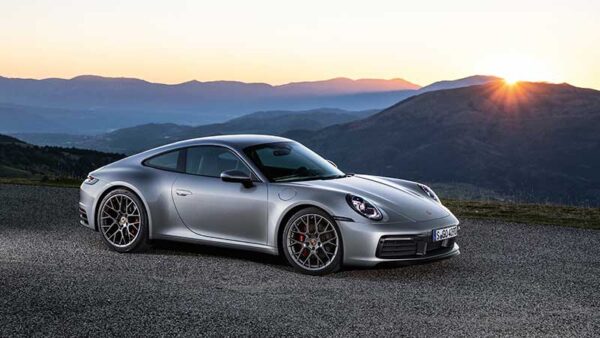 La nuova Porsche 911: più potente, più veloce, digitale