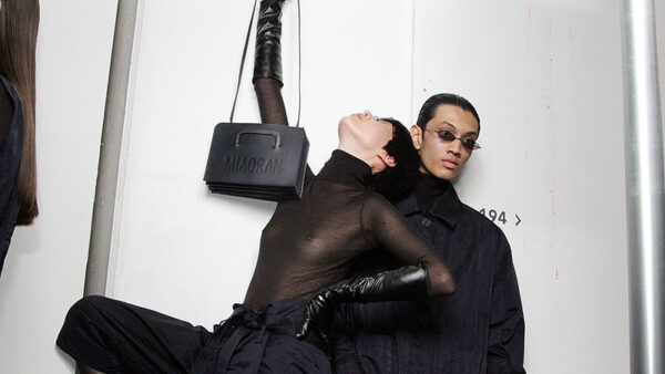Backstage alle sfilate uomo della Milan Fashion Week autunno inverno 2019 2020. Foto: Charlotte Mesman