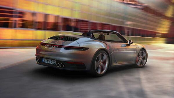 E’ tutto pronto per la stagione delle vetture scoperte: la nuova 911 Cabriolet