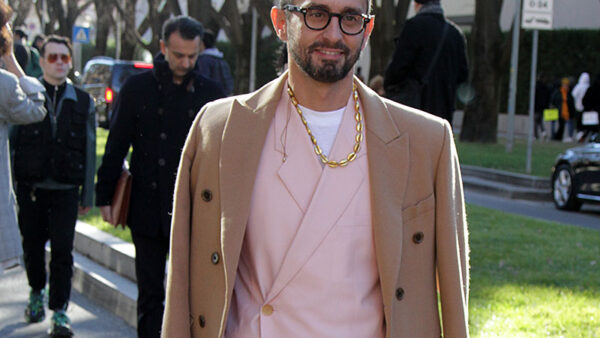 Streetstyle. Moda 2019. Tonalità neutre per la primavera