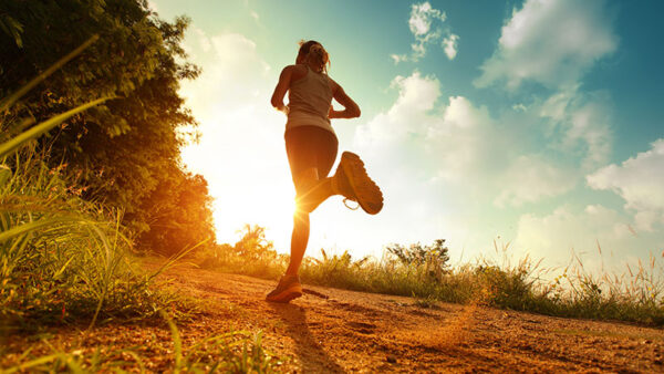 Correre e tenersi in forma. In palestra e quando si pùo all'aria aperta