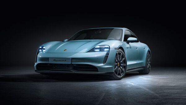 Porsche amplia la gamma di sportive a trazione elettrica con la Taycan 4S