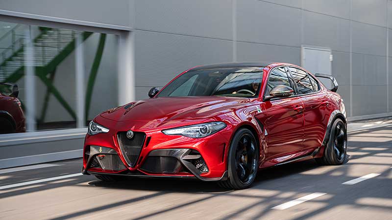 Giulia GTA: l’impetuoso ritorno di una leggenda Alfa Romeo