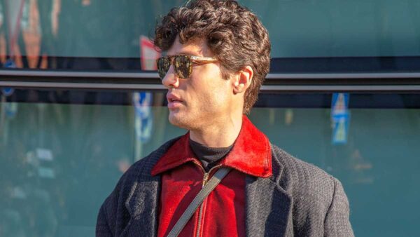 Moda uomo, lo street style per la primavera 2020. Aggiorna il tuo (grigio) look invernale. 3 idee di stile - Foto Charlotte Mesman