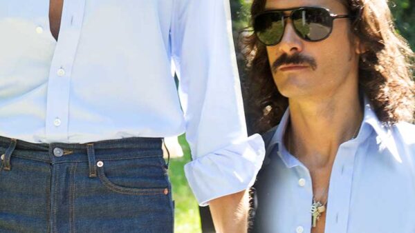 Street style uomo estate 2020. Un look trendy con jeans in stile retrò - Foto Charlotte Mesman