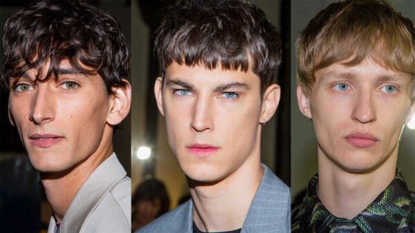 Tendenze capelli uomo estate 2020. Finalmente un taglio che sta bene a tutti, un taglio di capelli super cool - Sfilata John Richmond Foto Charlotte Mesman