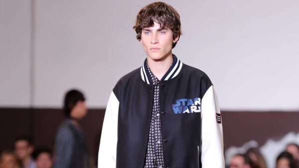 Nuove tendenze moda uomo 2020. Abbigliamento casual, 3 look perfetti per il weekend - Sfilata Etro - Foto Mauro Pilotto