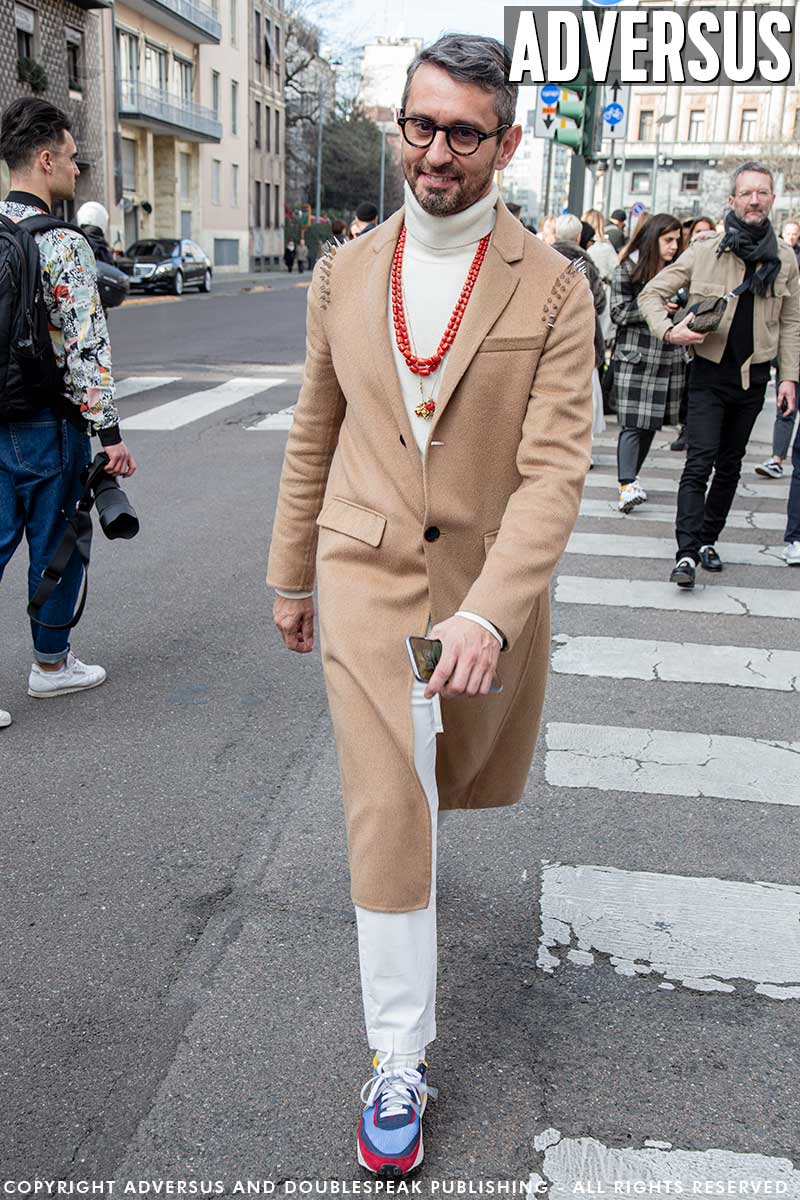 Nuove tendenze moda uomo estate 2020. Beige e cammello sono i colori della moda - Foto Charlotte Mesman