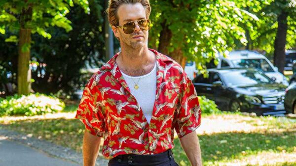 Tendenze moda uomo estate 2020. Le camicie per l’estate, idee e trends - Foto Charlotte Mesman