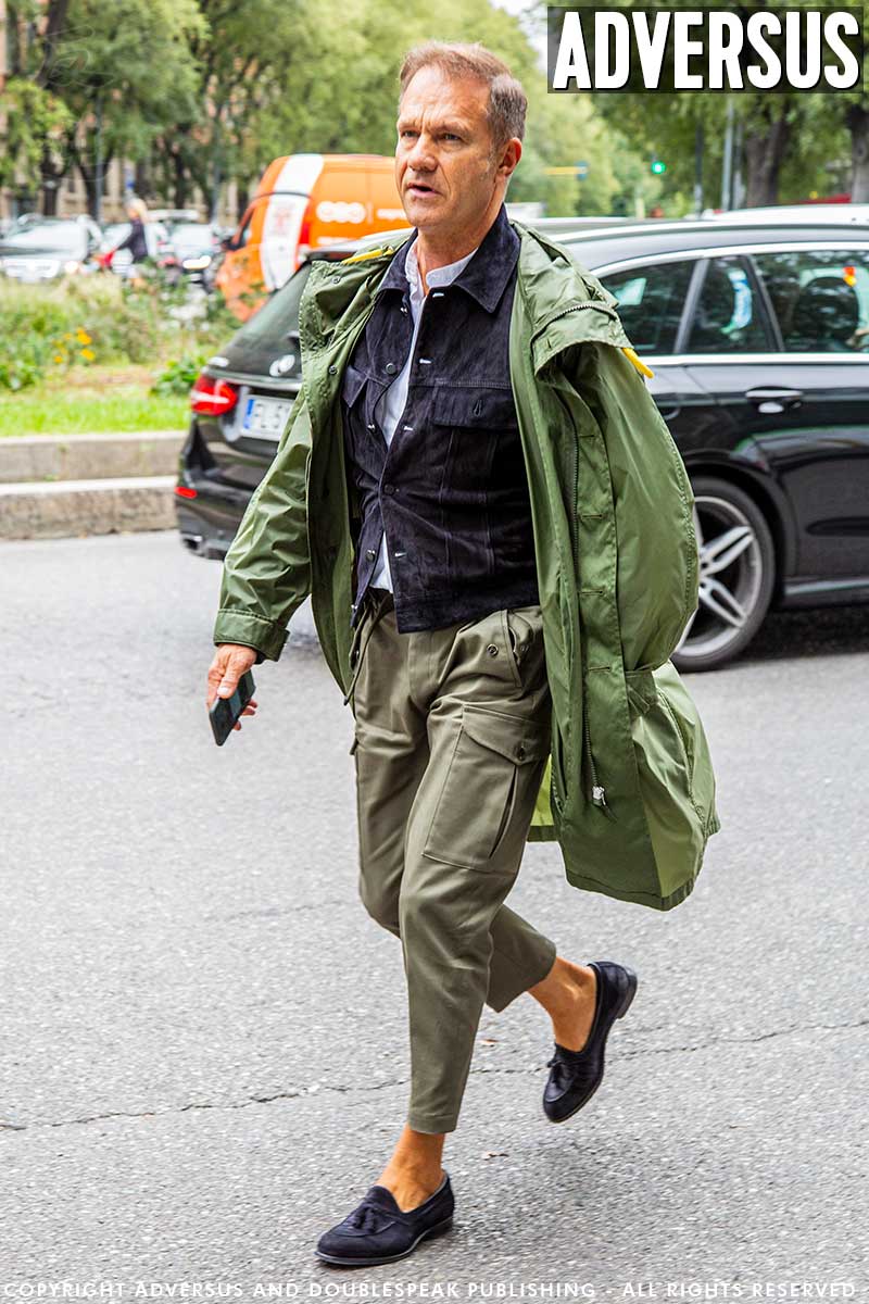 La moda uomo quando piove... street style uomo 2020. Ecco le nuove tendenze - Foto Charlotte Mesman