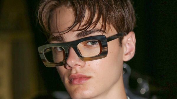 Tendenze tagli di capelli uomo 2020. Idee per chi ama i capelli corti - Sfilata Edith Marcel, Foto Charlotte Mesman