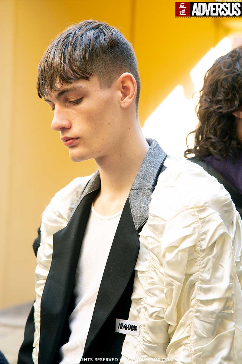 Un (di nuovo) taglio di capelli per l’autunno? L’undercut. Tendenze capelli uomo autunno inverno 2020 2021. Un’idea per te? - Sfilata Magliano - Foto Charlotte Mesman