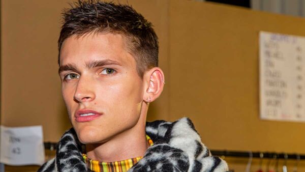 Nuovi trend capelli uomo estate 2020. Finalmente un taglio corto che sta bene a tutti - Foto Charlotte Mesman