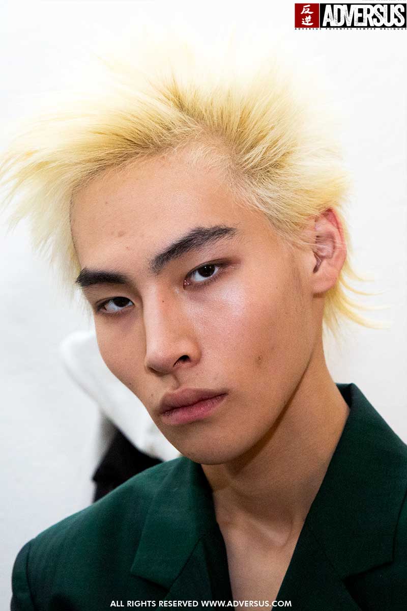 Tagli di capelli e colori di capelli uomo 2020. Avresti il coraggio di decolorare i tuoi capelli? - Backstage Magliano Foto Charlotte Mesman