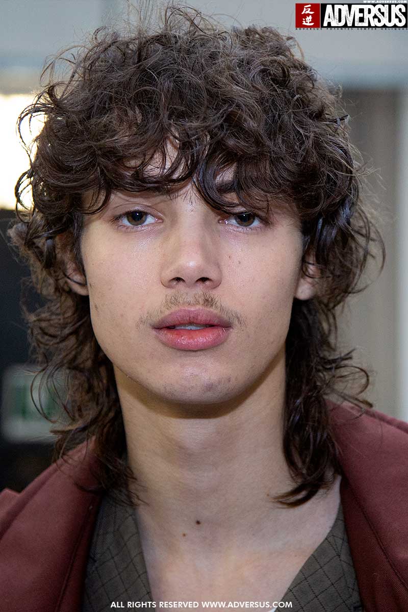 Tagli di capelli uomo inverno 2021. Tagli di capelli strani, o peggio. Ma gli anni Ottanta torneranno davvero? Sfilata: Magliano - Foto: Charlotte Mesman