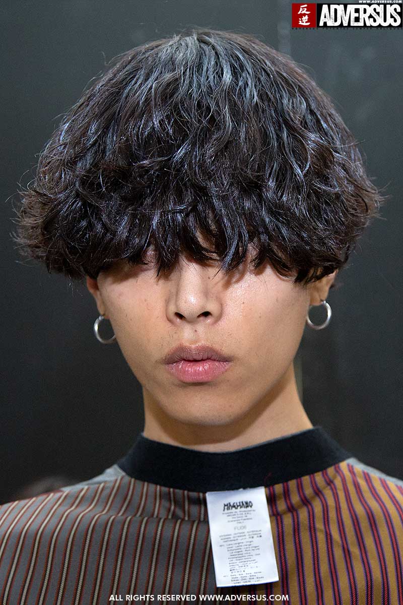 Tagli di capelli uomo inverno 2021. Tagli di capelli strani, o peggio. Ma gli anni Ottanta torneranno davvero? Sfilata: Magliano - Foto: Charlotte Mesman