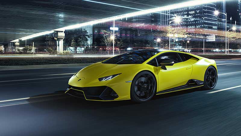 Eleganza e audacia: Automobili Lamborghini presenta la Huracán EVO Fluo Capsule