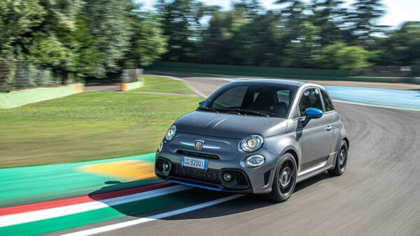 Dalla Formula 4 alla strada: nuova Abarth F595, 165 CV di pura adrenalina