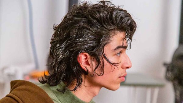 Tendenze tagli di capelli uomo inverno 2021. Novità (molto sconvolgente): il Wolf Cut! - Backstage Magliano - Foto Charlotte Mesman
