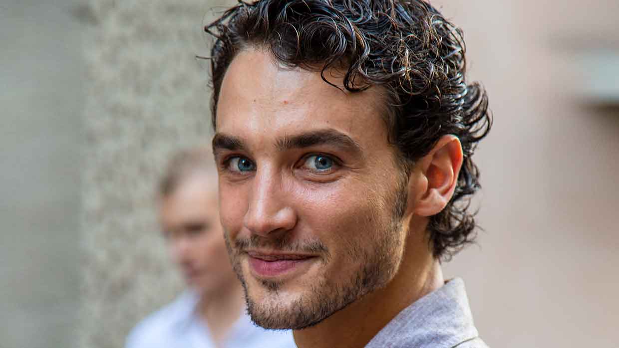 Nuove tendenze tagli di capelli uomo estate 2022. Ecco le anticipazioni dalle sfilate - Foto Charlotte Mesman