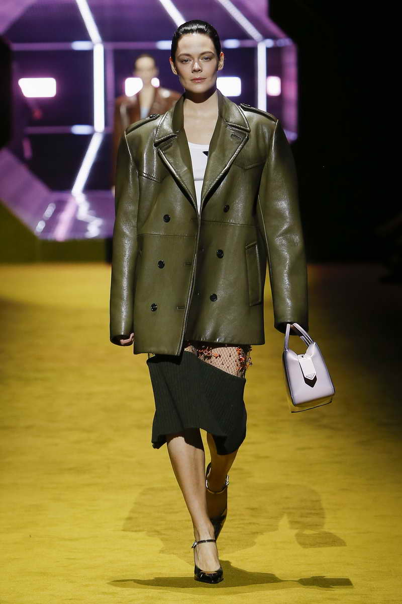 Sfilata Prada Donna Autunno/Inverno 2022 - An Ideology Of Prada