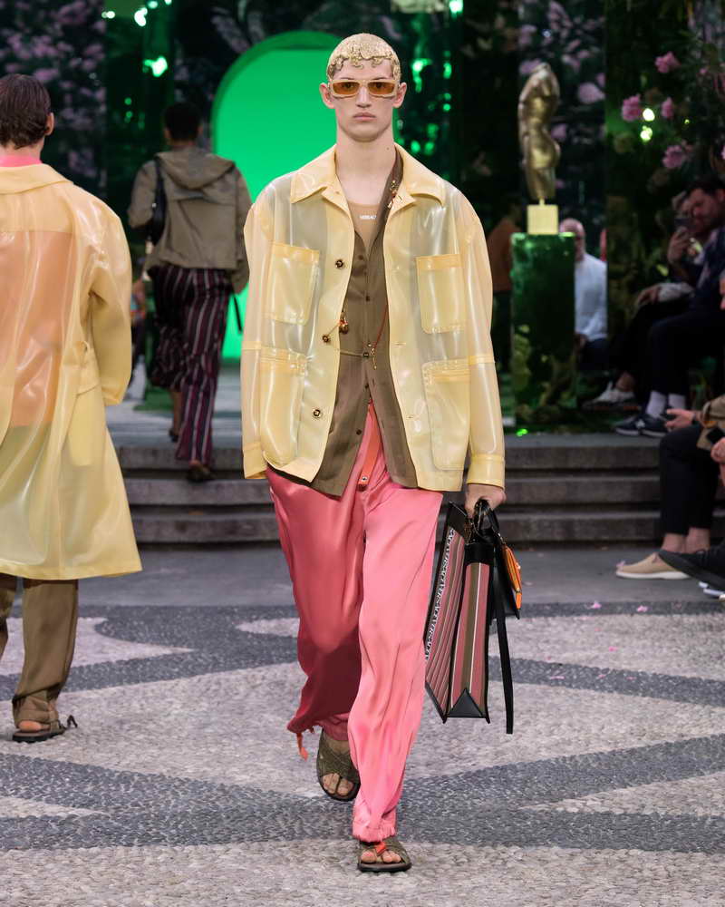 Versace sfilata collezione uomo primavera estate 2023