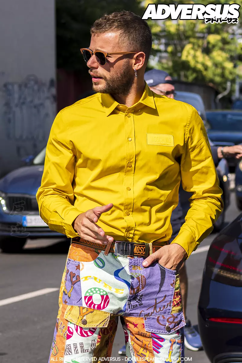 Moda uomo street style: colore - Foto ADVERSUS
