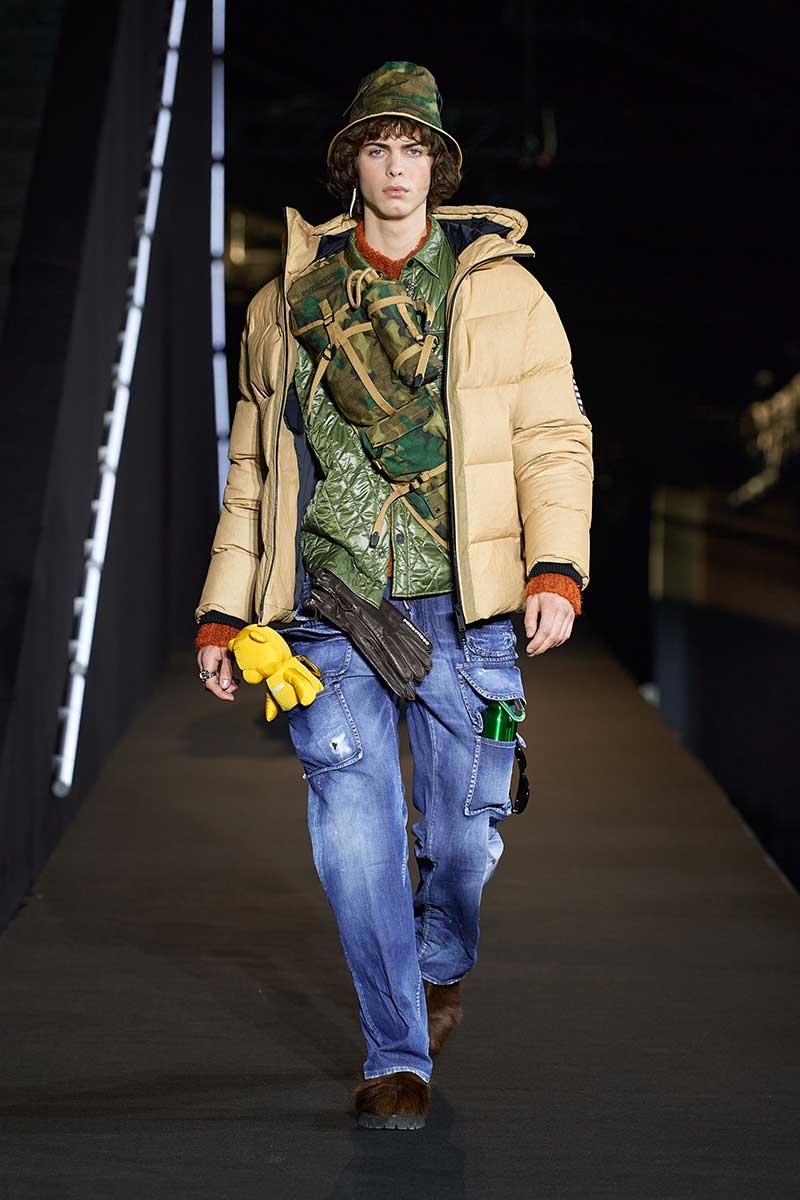 Ecco come i nuovi jeans uomo per l'inverno 2022 2023, i trend moda di Dsquared2 - Photo courtesy of Dsquared2