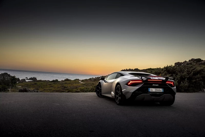 Lamborghini Huracán Tecnica e Huracán STO alla scoperta della Sardegna