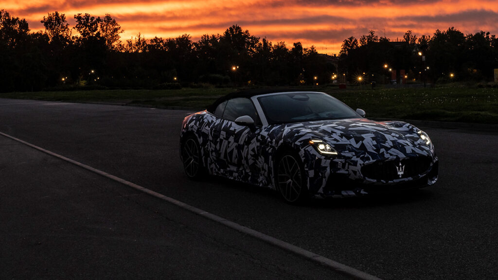 Le prime immagini del prototipo della nuova Maserati GranCabrio