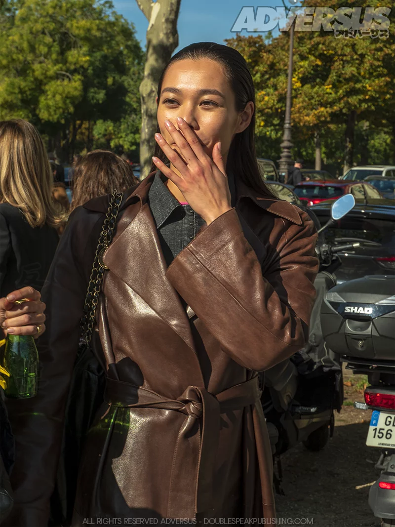 Modelle da Chanel Estate 2023 - Paris Fashion Week. Foto Charlotte Mesman