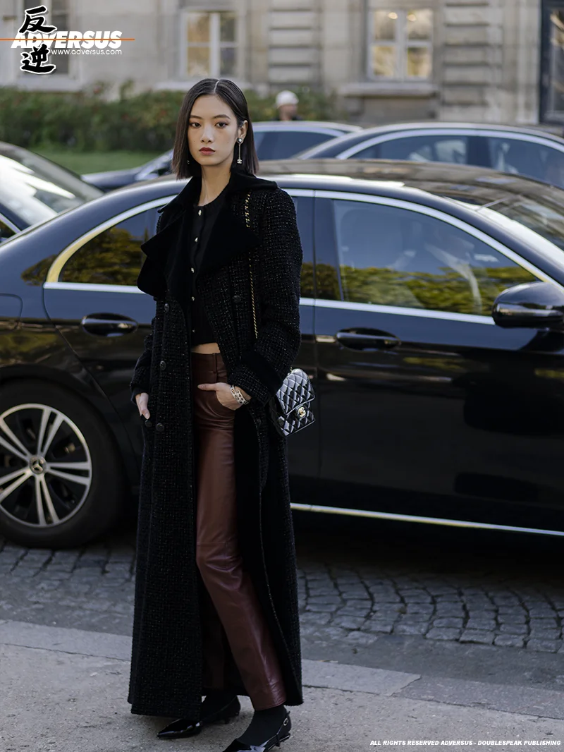 Street style da Chanel alla Paris Fashion Week Estate 2023 - Foto ADVERSUS