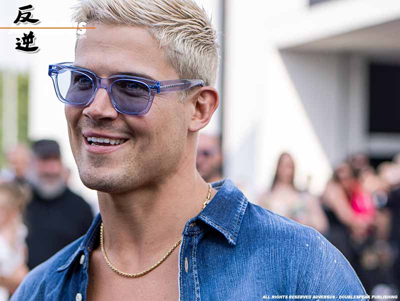 Trend colore capelli uomo 2023 - Foto ADVERSUS