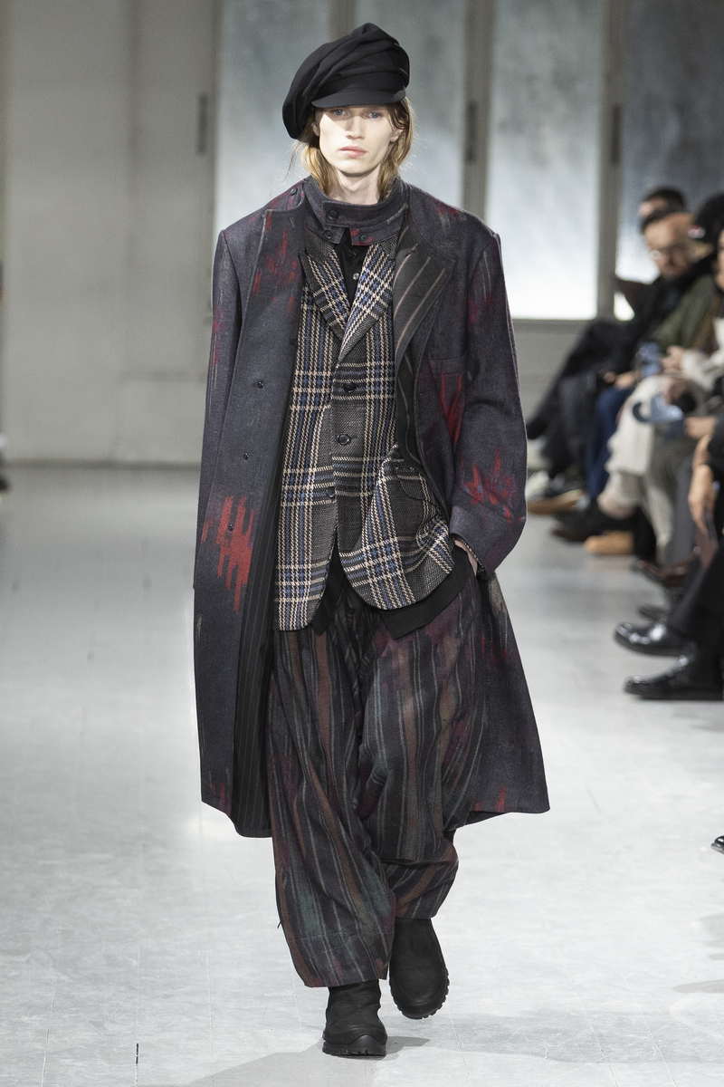 Yohji Yamamoto pour HOMME AW23-24 Collection - Photo courtesy of Yohji Yamamoto