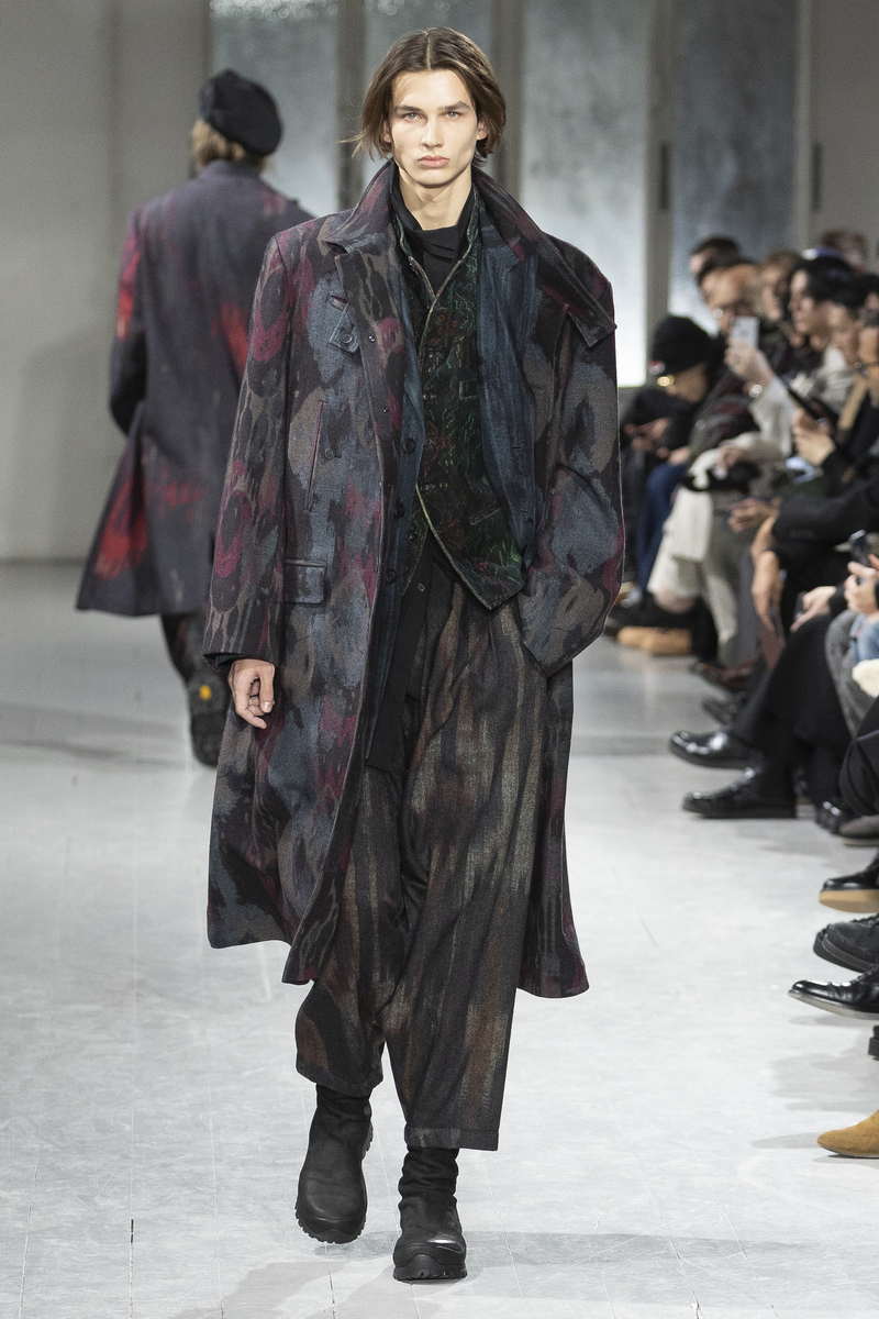 Yohji Yamamoto pour HOMME AW23-24 Collection - Photo courtesy of Yohji Yamamoto