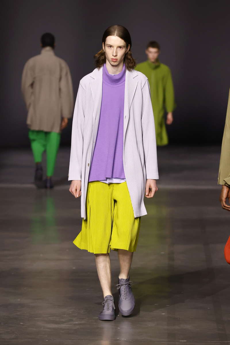 HOMME PLISSÉ ISSEY MIYAKE sfilata collezione Autunno Inverno 2023 2024 - Photo courtesy of ISSEY MIYAKE