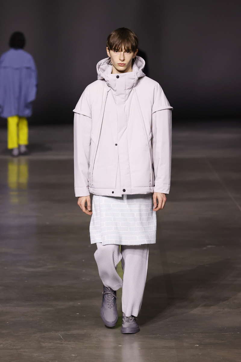 HOMME PLISSÉ ISSEY MIYAKE sfilata collezione Autunno Inverno 2023 2024 - Photo courtesy of ISSEY MIYAKE