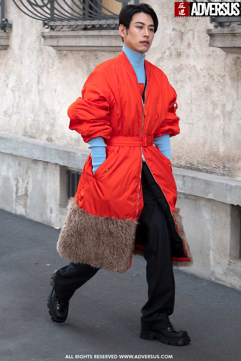 Street Style uomo 2023. Sperimenta con i nuovi colori della moda - Foto Charlotte Mesman
