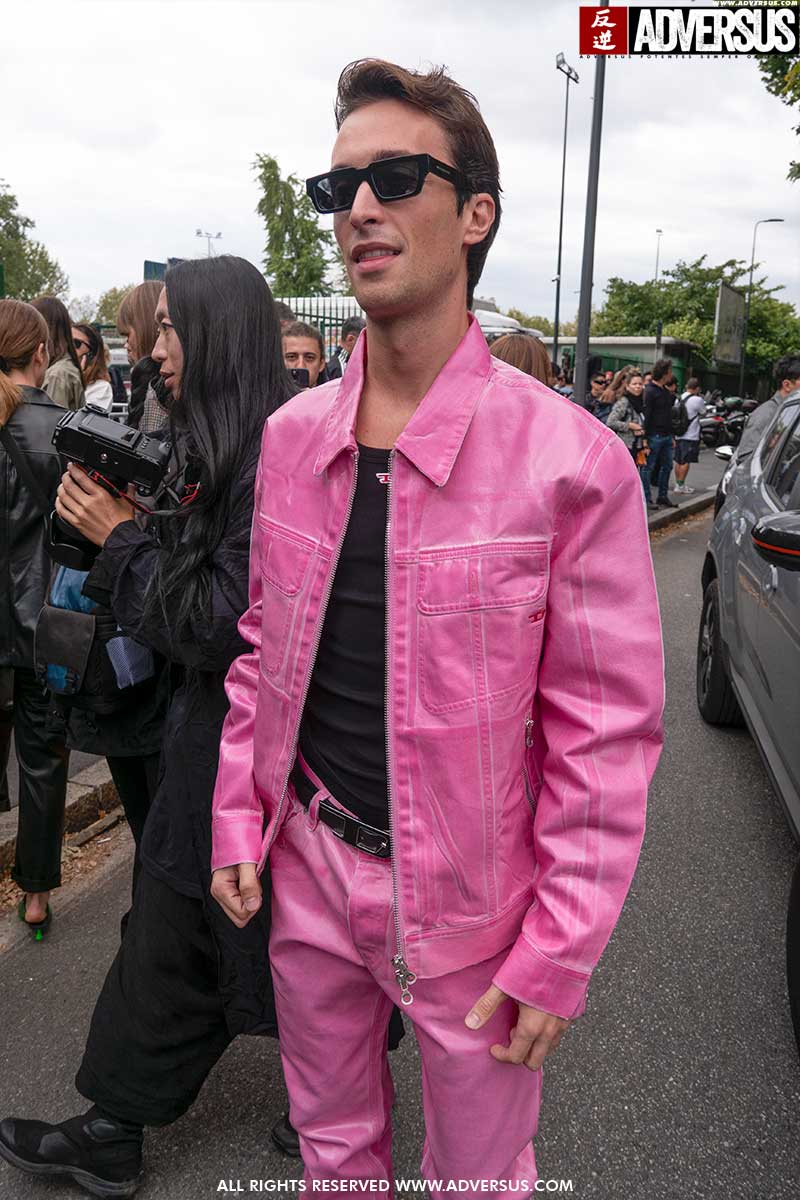 Street style moda uomo primavera estate 2023. Photo Charlotte Mesman