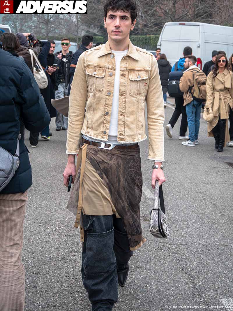 Street style moda uomo alla sfilata Diesel AI23/24 - Photo Charlotte Mesman