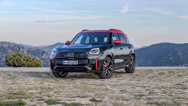 Aspetto potente e altissime prestazioni: la nuova MINI John Cooper Works Countryman